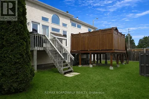 5 Maple Park Private Ottawa ON K1T 4A6