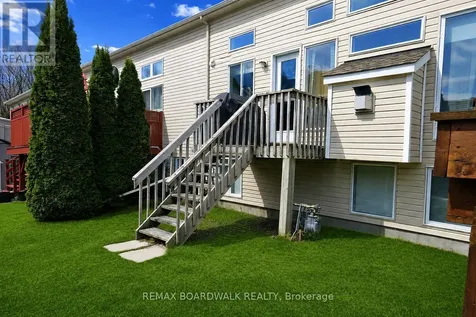 5 Maple Park Private Ottawa ON K1T 4A6