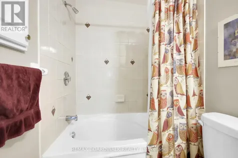 5 Maple Park Private Ottawa ON K1T 4A6