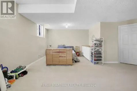 5 Maple Park Private Ottawa ON K1T 4A6