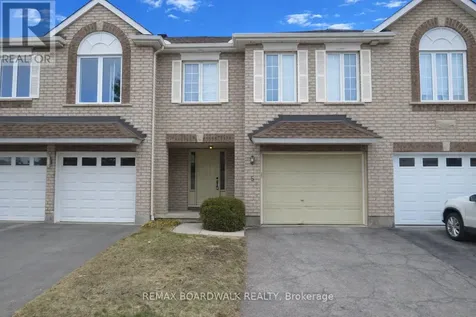 5 Maple Park Private Ottawa ON K1T 4A6