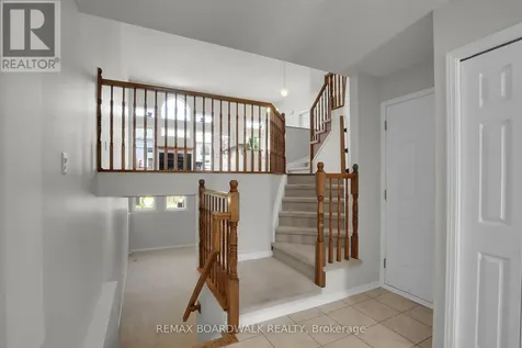 5 Maple Park Private Ottawa ON K1T 4A6
