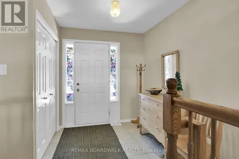 5 Maple Park Private Ottawa ON K1T 4A6
