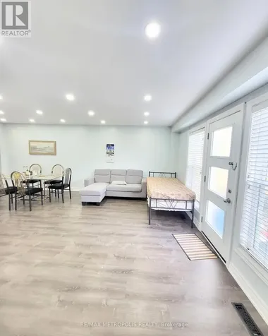 1192 Oxford Street Oshawa (lakeview) ON L1J 6C8