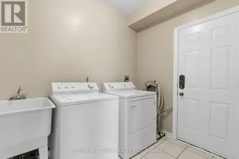 7 Remion Crescent Uxbridge ON L9P 1V3