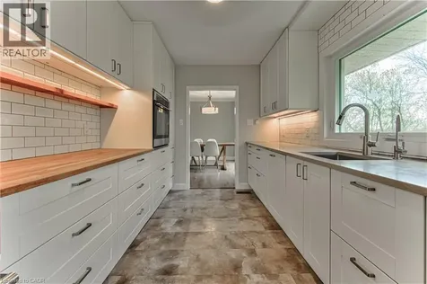 74 Leaside Place Waterloo ON N2J 2N5