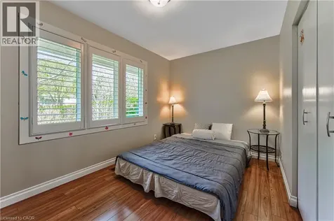 74 Leaside Place Waterloo ON N2J 2N5