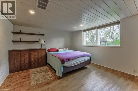74 Leaside Place Waterloo ON N2J 2N5