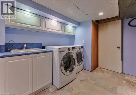 74 Leaside Place Waterloo ON N2J 2N5