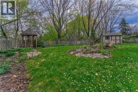 74 Leaside Place Waterloo ON N2J 2N5