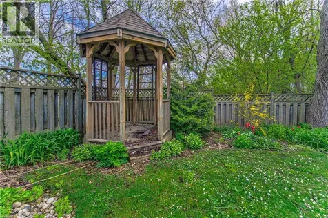 74 Leaside Place Waterloo ON N2J 2N5