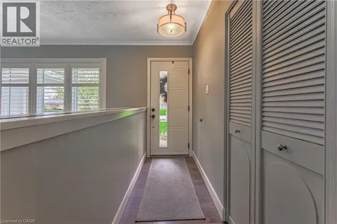 74 Leaside Place Waterloo ON N2J 2N5