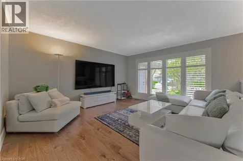 74 Leaside Place Waterloo ON N2J 2N5