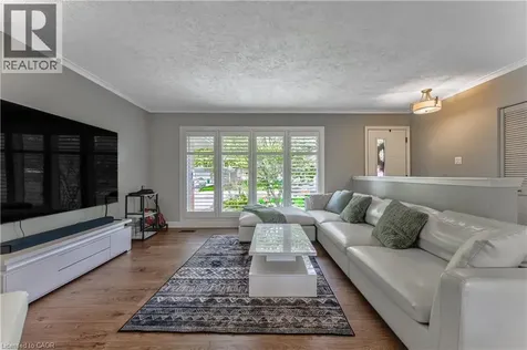 74 Leaside Place Waterloo ON N2J 2N5