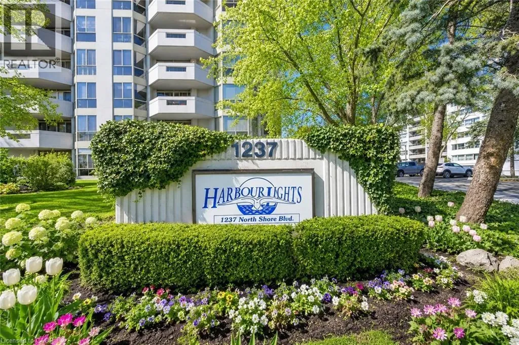 1237 North Shore Boulevard East Burlington ON L7S 2H8