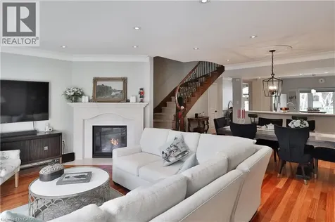 45 Tradewind Drive Oakville ON L6L 6K9
