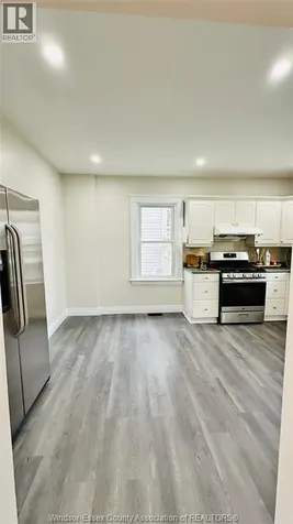 859 Pierre Avenue Windsor ON N9A 2K9