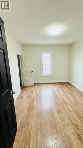 859 Pierre Avenue Windsor ON N9A 2K9
