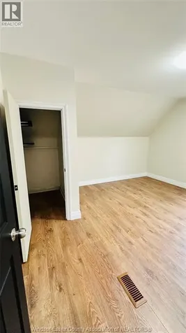 859 Pierre Avenue Windsor ON N9A 2K9
