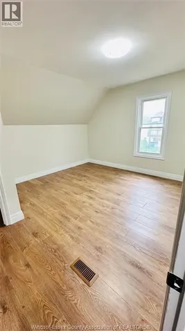 859 Pierre Avenue Windsor ON N9A 2K9
