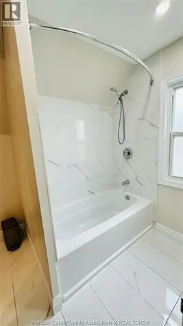 859 Pierre Avenue Windsor ON N9A 2K9