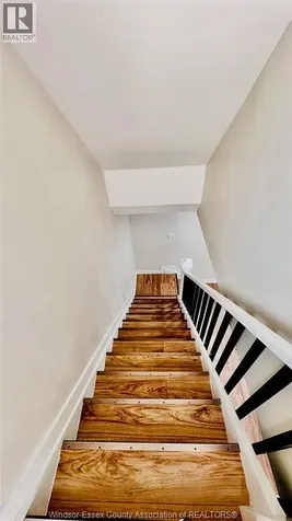859 Pierre Avenue Windsor ON N9A 2K9
