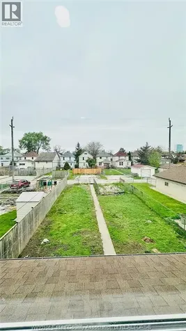 859 Pierre Avenue Windsor ON N9A 2K9