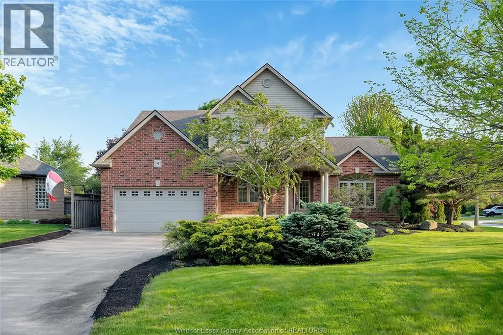 9 Creekview Court Kingsville ON N9Y 4E5