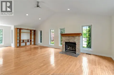 9 Creekview Court Kingsville ON N9Y 4E5