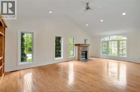 9 Creekview Court Kingsville ON N9Y 4E5