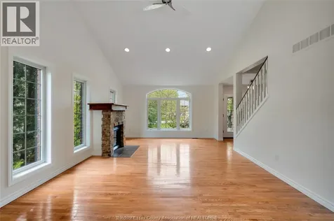 9 Creekview Court Kingsville ON N9Y 4E5
