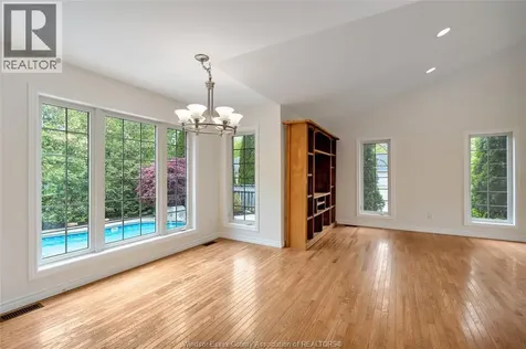 9 Creekview Court Kingsville ON N9Y 4E5