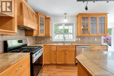9 Creekview Court Kingsville ON N9Y 4E5