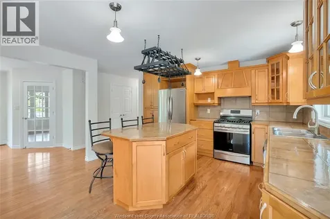 9 Creekview Court Kingsville ON N9Y 4E5