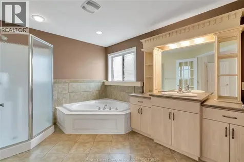 9 Creekview Court Kingsville ON N9Y 4E5