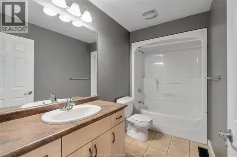 9 Creekview Court Kingsville ON N9Y 4E5