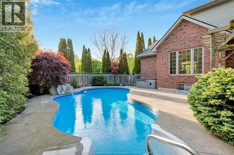 9 Creekview Court Kingsville ON N9Y 4E5