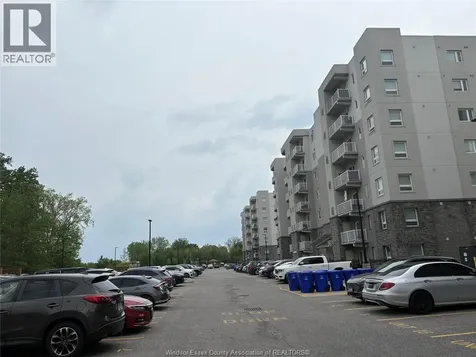 1675 Banwell Windsor ON N8P 1M9