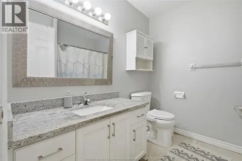 724 Cabana Road East Windsor ON N9G 1A4