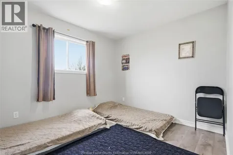724 Cabana Road East Windsor ON N9G 1A4