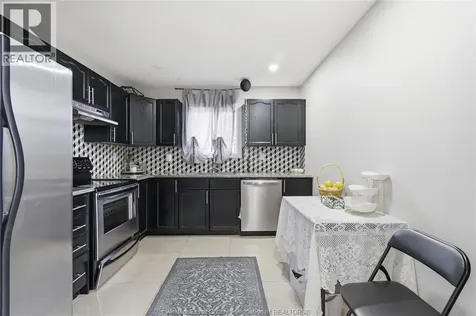 724 Cabana Road East Windsor ON N9G 1A4