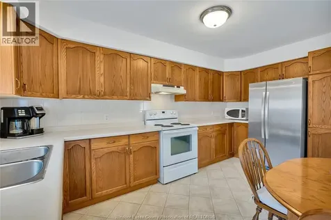 178 Ellison Avenue Leamington ON N8H 5J2