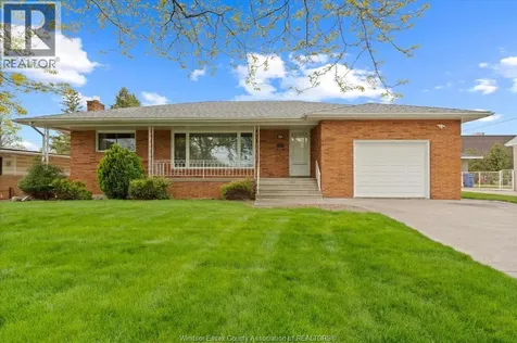 3299 Woodlawn Avenue Windsor ON N8W 2J1