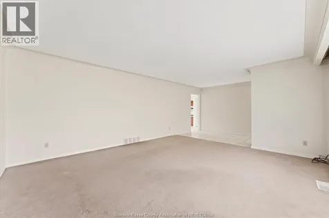 3299 Woodlawn Avenue Windsor ON N8W 2J1