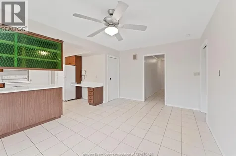 3299 Woodlawn Avenue Windsor ON N8W 2J1