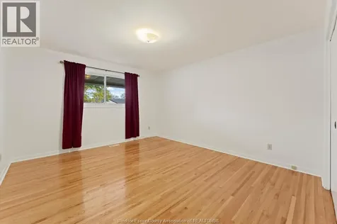 3299 Woodlawn Avenue Windsor ON N8W 2J1