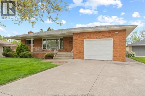 3299 Woodlawn Avenue Windsor ON N8W 2J1