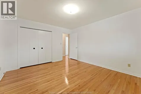 3299 Woodlawn Avenue Windsor ON N8W 2J1