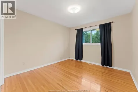 3299 Woodlawn Avenue Windsor ON N8W 2J1