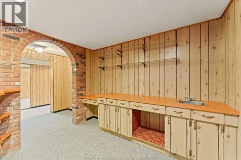 3299 Woodlawn Avenue Windsor ON N8W 2J1